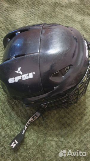 Шлем для хоккея