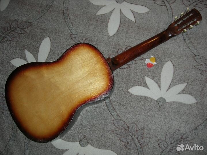 Гитара с новыми струнами / есть доставка