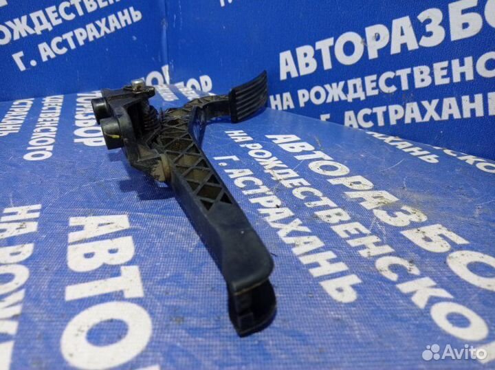 Педаль газа Hyundai Sonata 4 седан G4GC 2005