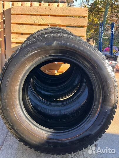 Kumho I'Zen KW22 235/65 R17