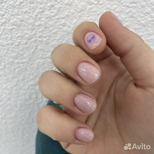 Модель на маникюр