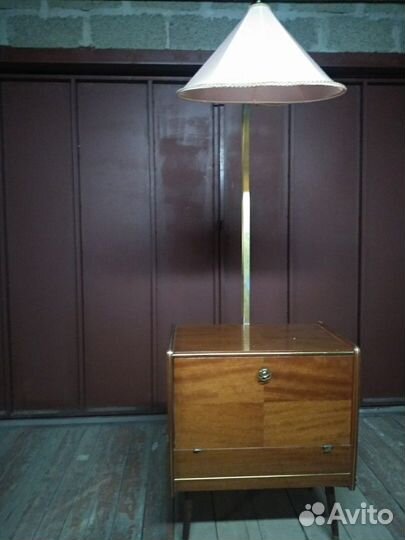 Бар отдельно стоящий