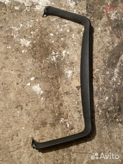 Обшивка двери багажника Mitsubishi