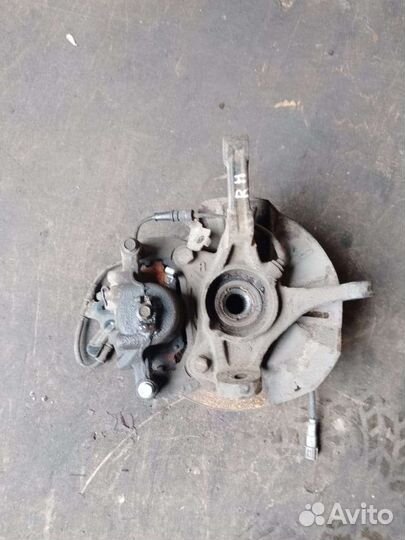 Кулак передний правый Hyundai Solaris 2