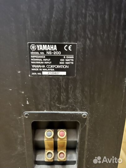 Акустические колонки yamaha NS 200 напольные