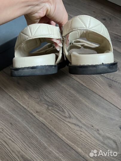 Новые Сандалии босоножки кожаные 39