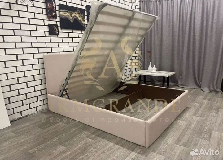 Кровать с мягким изголовьем от производителя