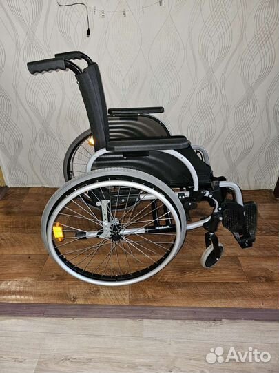 Инвалидная коляска складная