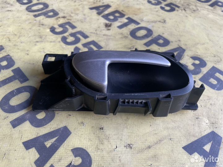 Ручка передняя правая внутренняя Peugeot 207