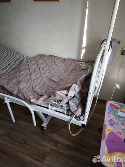 Кровать для лежачих больных с матрасом