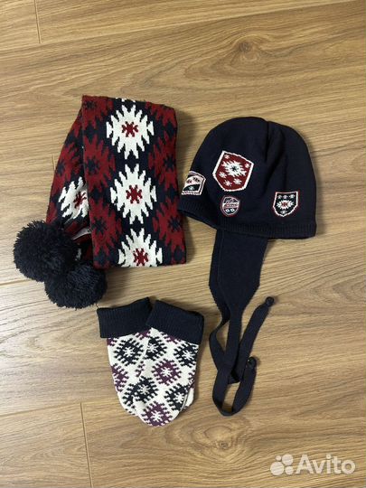 Комплект шапка, шары, варежки на мальчика bosco