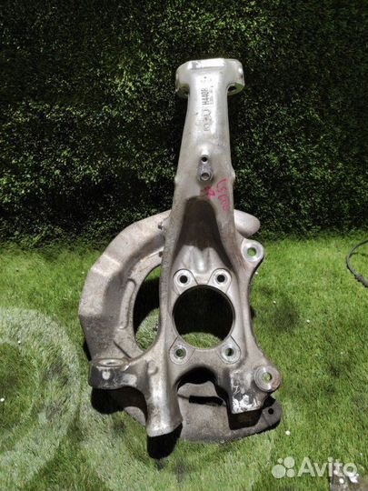 Кулак поворотный передний правый Lexus Ls600H