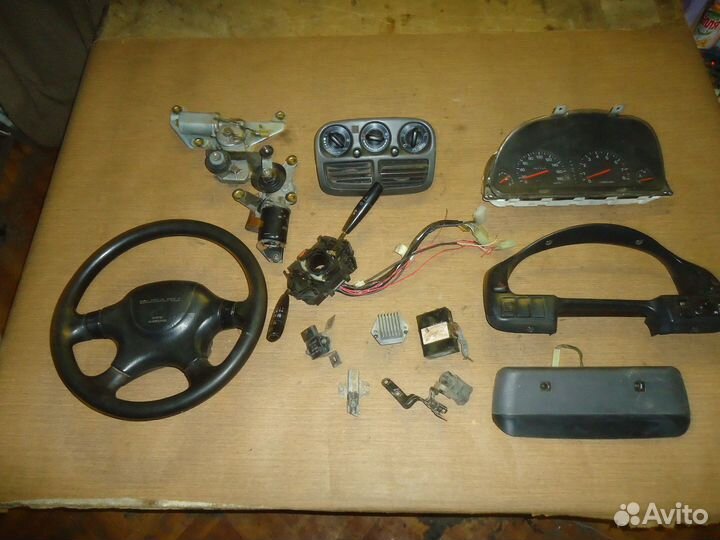 Накладка щитка приборов Subaru Impreza GF2 92-00