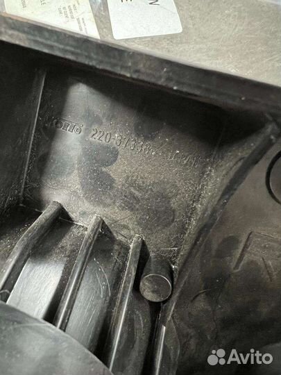 Фонарь задний Isuzu Forward 220-37338R