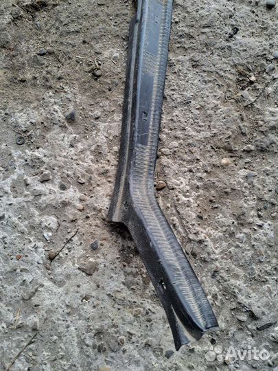 Накладка замка багажника Mercedes W140