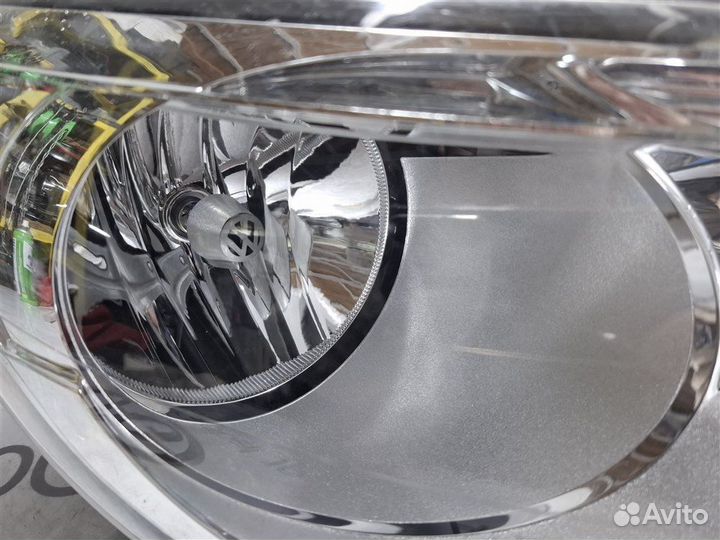 Фара правая Volkswagen Tiguan