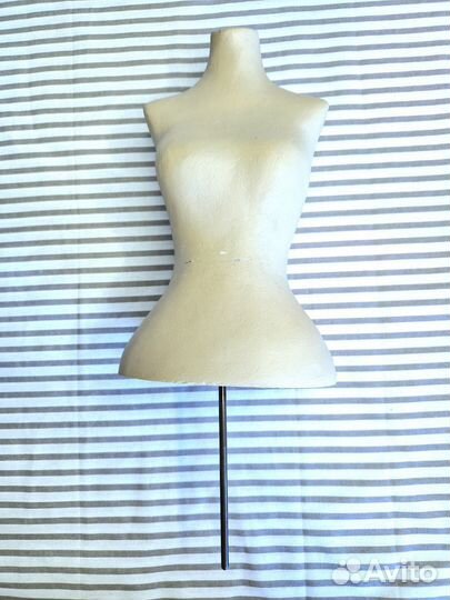 Манекен женский белого цвета