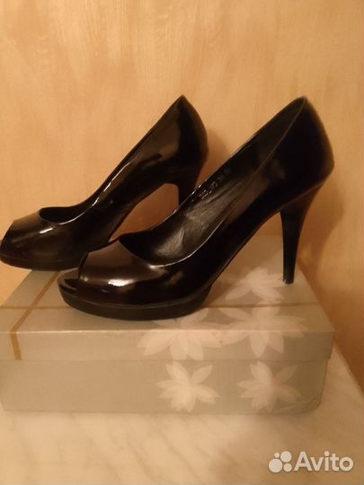 Туфли женские 38 размер. Лакированные
