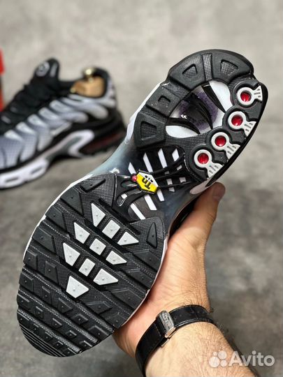 Кроссовки Nike Air Max Tn Plus