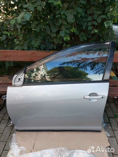 Дверь передняя левая Caldina