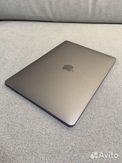 Apple MacBook Pro 13 2019 / i5 2,4 / 8 / 256