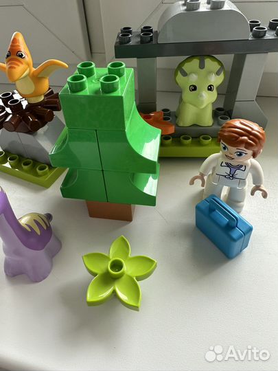 Lego duplo Динозавры Ясли оригинал