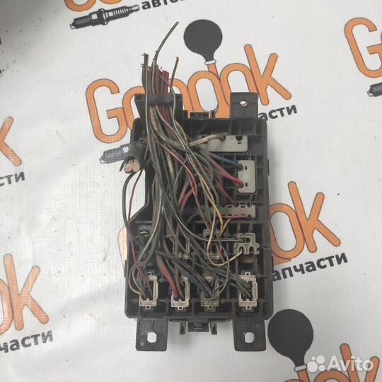 Блок предохранителей Mitsubishi Pajero 2