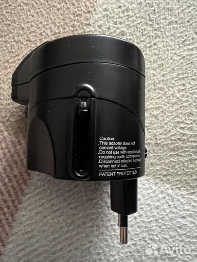 Адаптер Insignia для путешествий