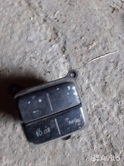 Кнопка противотуманок на Мазда Кседос 9,Миления