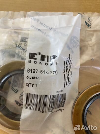 Сальник шкива натяжителя Komatsu s6d155-4