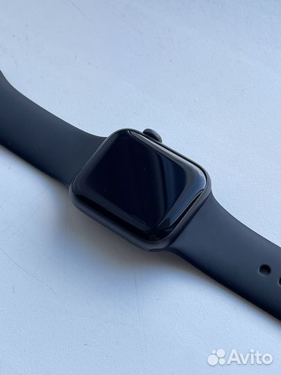 Apple watch SE 2020 40мм space gray Акб: 98%