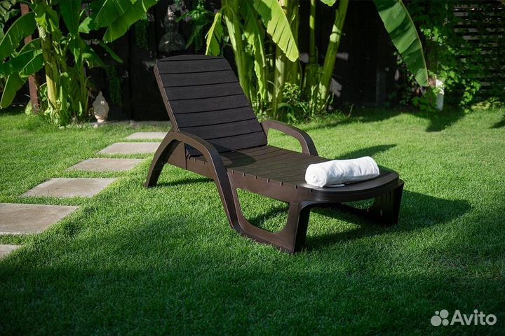 Шезлонг и лежаки