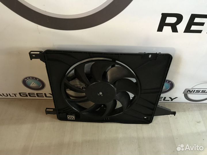 Вентилятор радиатора охлаждения двигателя диффузор