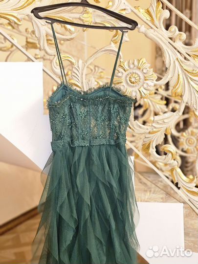 Шикарное вечернее платье, Изумрудное