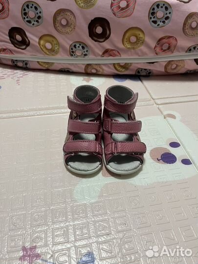 Сандалии для девочки 19 размер