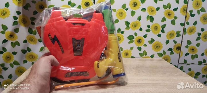 Водный пистолет. Цвета синий, желтый