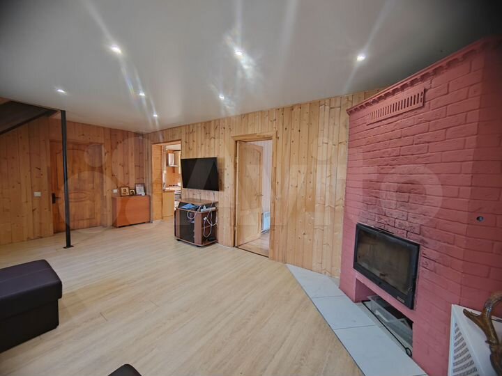 Дом 111 м² на участке 7,8 сот.