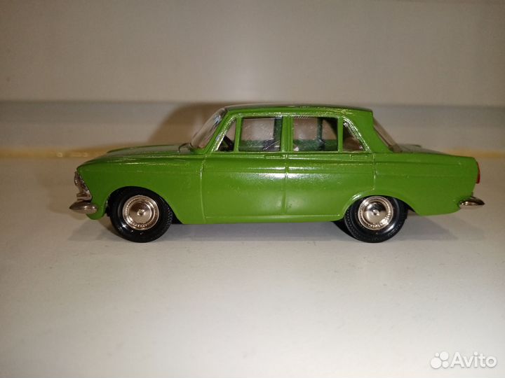 Модель автомобиля москвич СССР