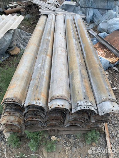 Металлическая труба, водосточный желоб, профиль