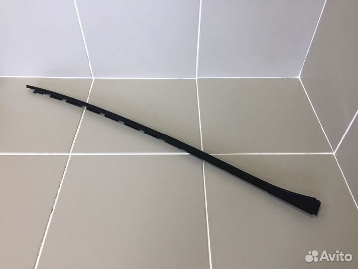 Молдинг лобового стекла левый Kia Sorento Prime