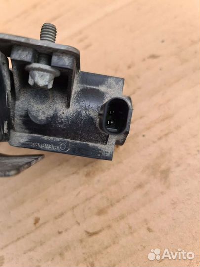 Клапан давления турбины M274 Mercedes