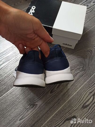 Кроссовки adidas
