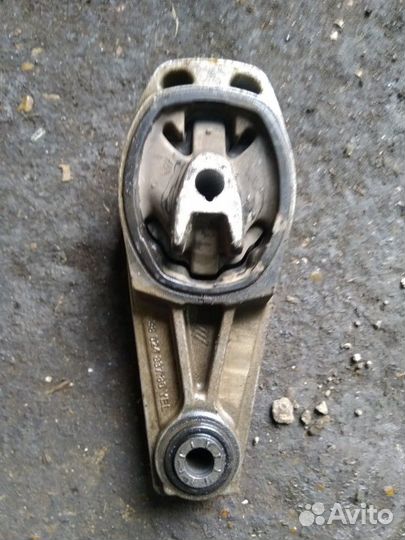 Подушки кранштейны двс Ситроен С3 пикассо 1.4