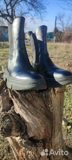 Сапоги демисезонные,39 размер,в хорошем состоянии