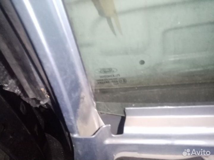 Стекло задней правой двери заднее правое Ford