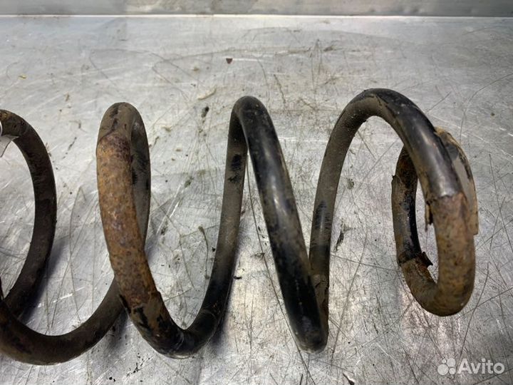 Пружина задняя Volkswagen Golf V 2003-2009 хетчбэк