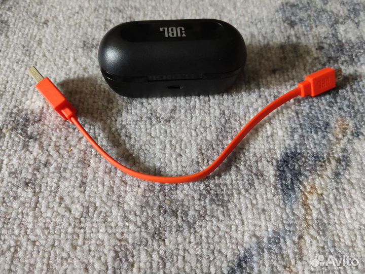 JBL t100tws в идеальном состоянии