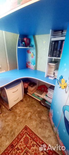 Кровать чердак со столом и шкафом