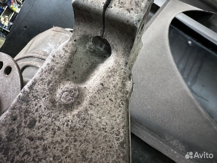 Поворотный кулак Range Rover L405