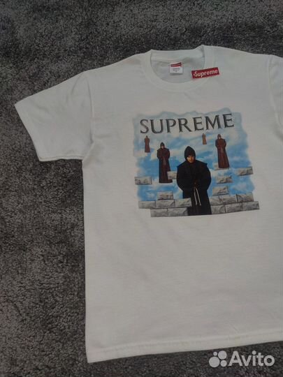 Футболка Supreme Week 1 Leviation